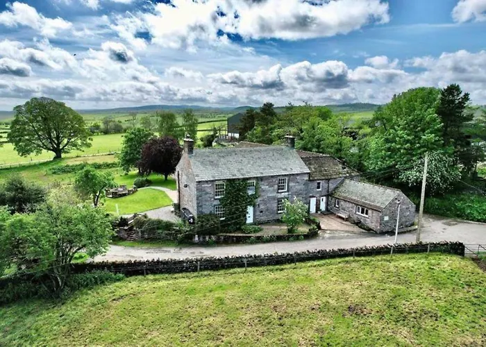 Stunning Barn Minutes From The Lake District