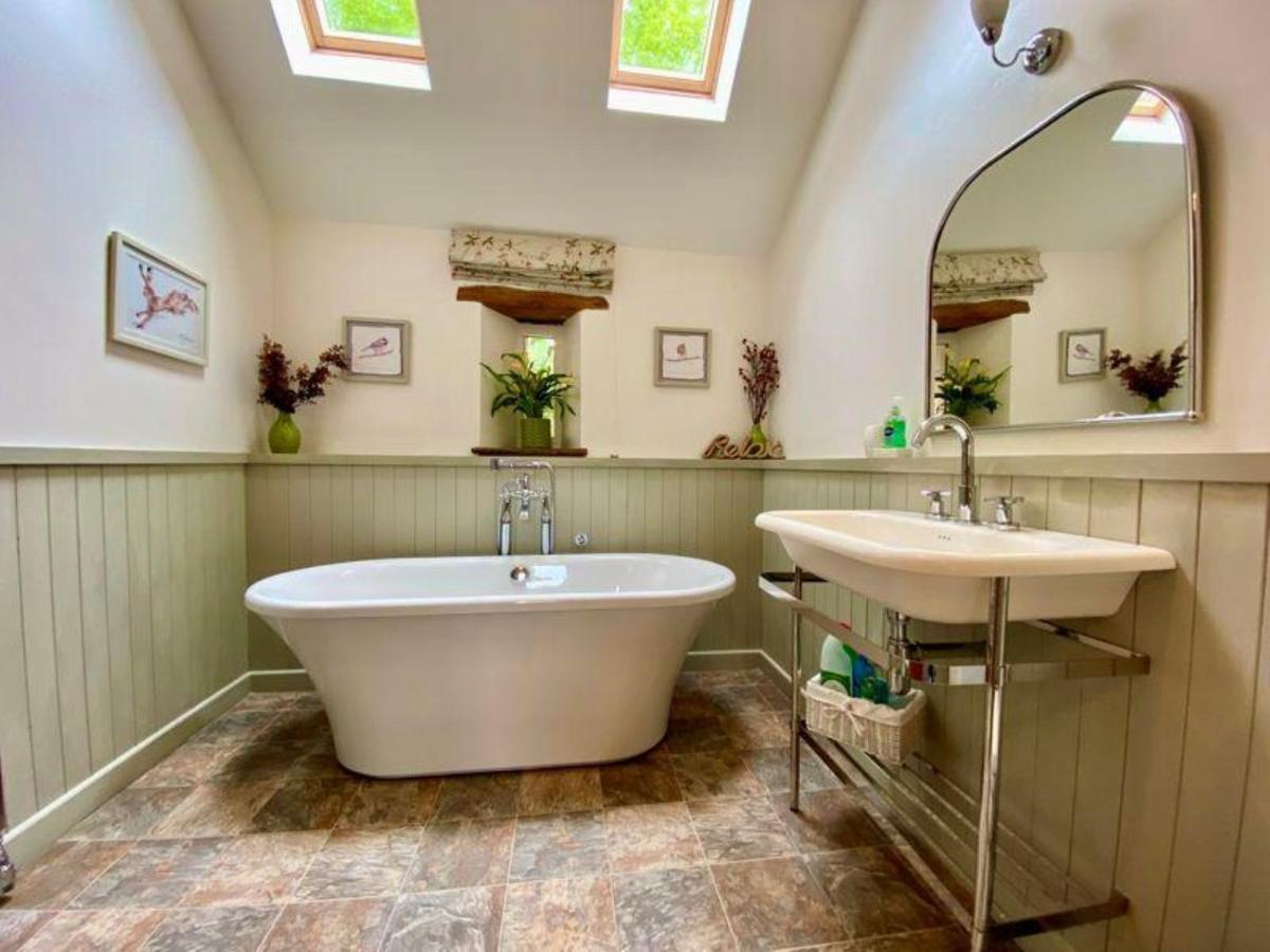 Stunning Barn Minutes From The District Holiday home *